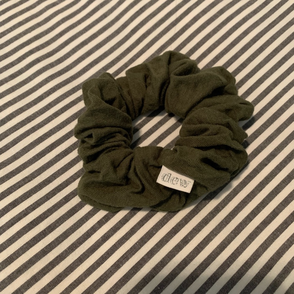 Dew Edit Lil’ Vines Rewind Scrunchie 💚